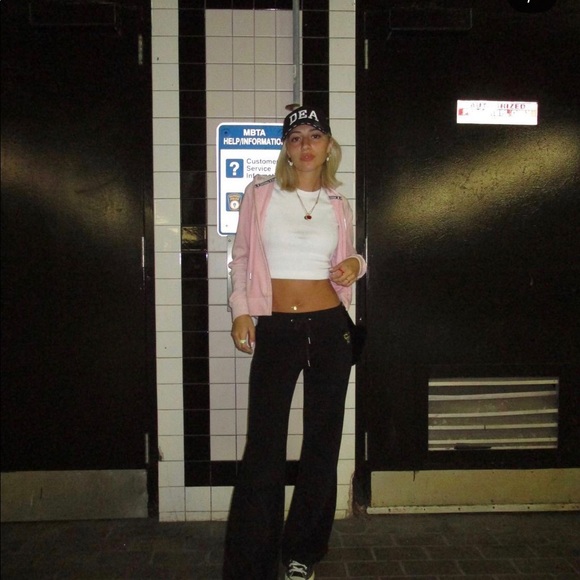 NYC GIRL MYSTERY BOX - Picture 4 of 8